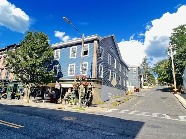 406 Main St #2E