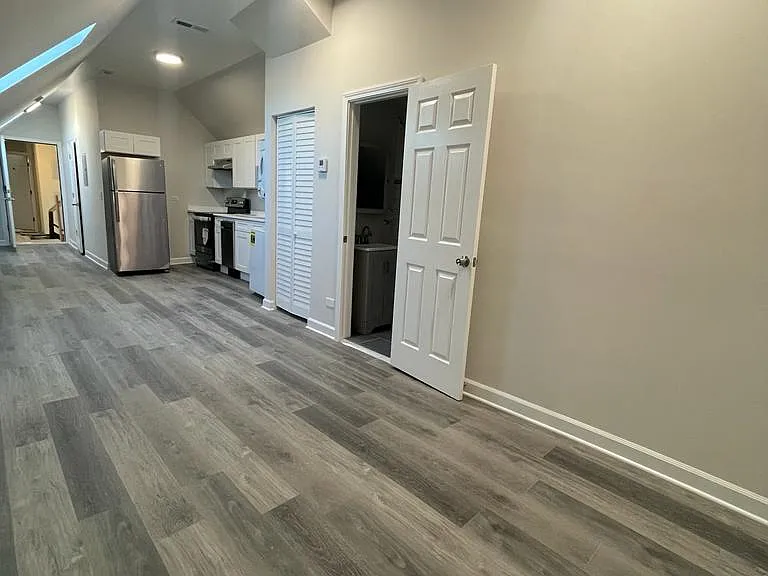 2917 W Cermak Rd #4R — Photo 12