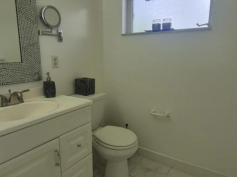 2805 Crosley Dr E #E — Photo 11