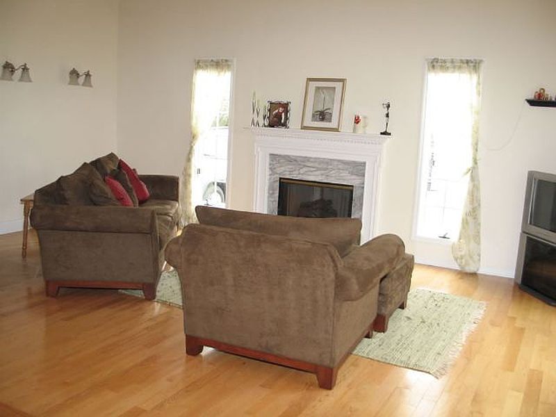 4th image of 1001 CUYLER Court