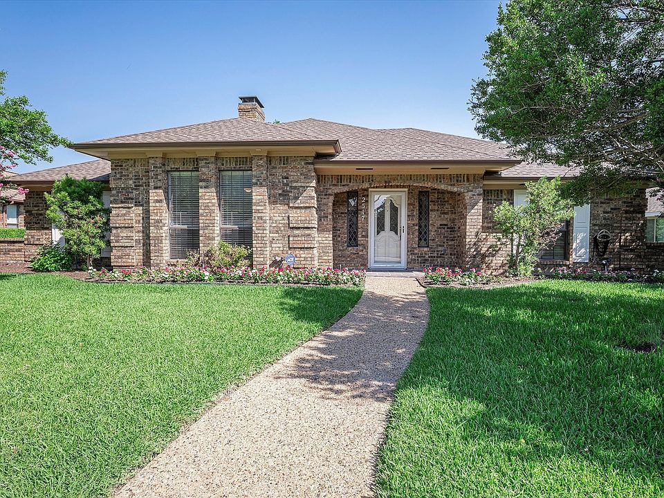 1st image of 2517 Diamond Oaks Dr