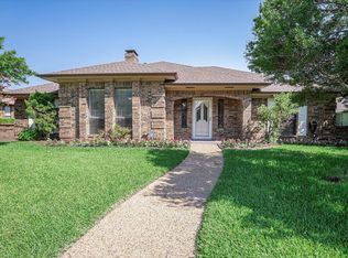 2517 Diamond Oaks Dr, Garland, TX 75044