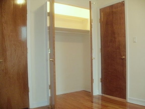 4th image of 270 E 23rd St #2