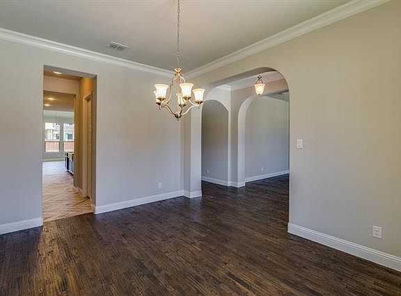 5th image of 901 Amber Knoll Dr