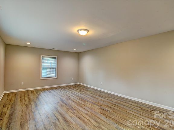 2nd image of 202 Ramsey St