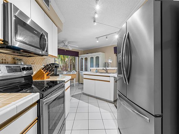 4th image of 9209 NW 9th Court #9209