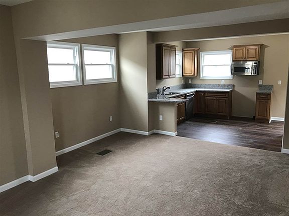 4th image of 2740 Dakota Ave