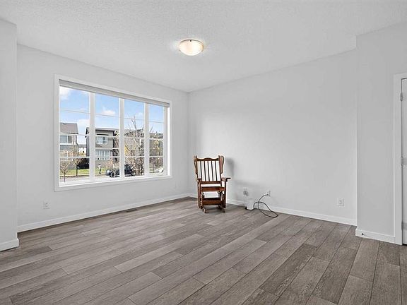 5th image of 60 SW Walcrest Gate SE