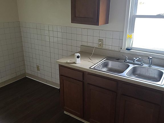 4th image of 2258 Argyle Dr