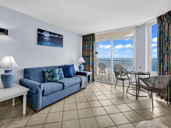 647 N Creekside Dr, Murrells Inlet, SC