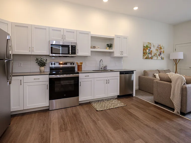 Rivers Edge Apartments — Photo 15