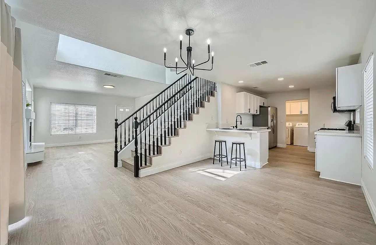 4 bed, 1621 sqft, $2,695 — Photo 1