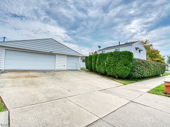 4th image of 396 Skyview Rd