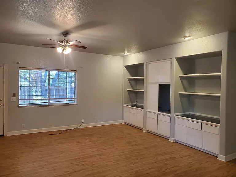 1661 Manzanita Ave — Photo 11