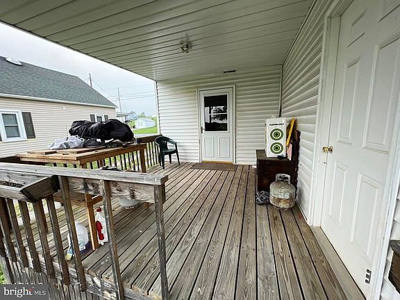 4th image of 227 Mill St