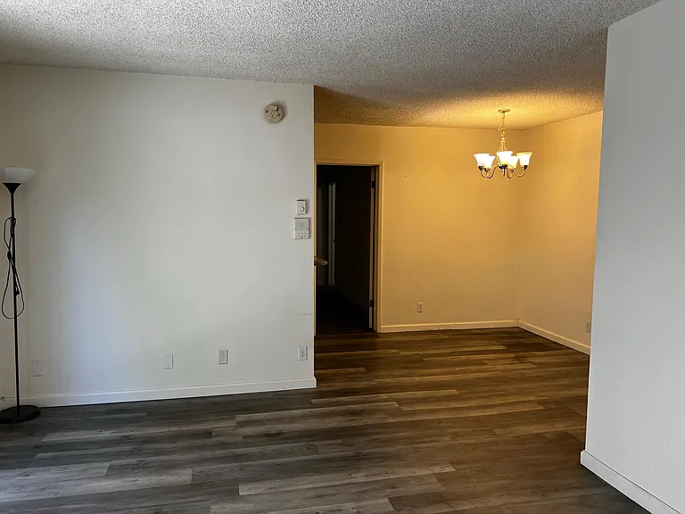 1730 Barry Ave — Photo 7