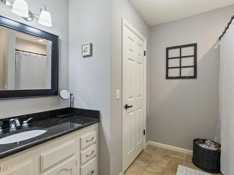 4459 Ashland Rd — Photo 17