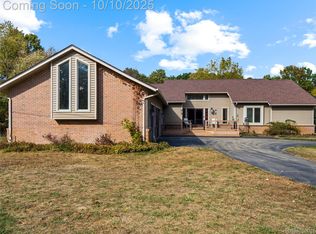 7286 Pine Knob Rd, Clarkston, MI 48348