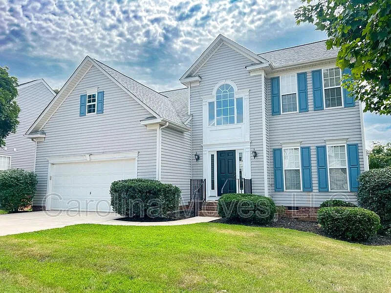 3 bed, 2.5 bath, 1378 sqft, $2,100 — Photo 2