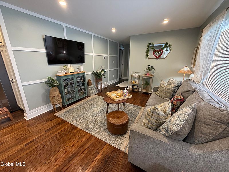 4th image of 11 Hanifin Avenue