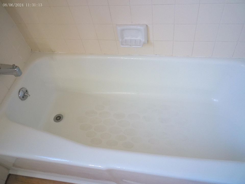 1st image of 283 Twin Oaks Ave APT 1