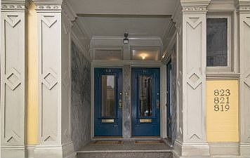 :: 819 Mason Street