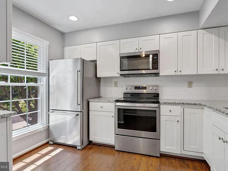 2522 S Arlington Mill Dr #D-4 — Photo 2
