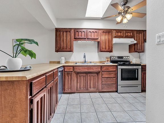 4th image of 13536 McCall Ct NE