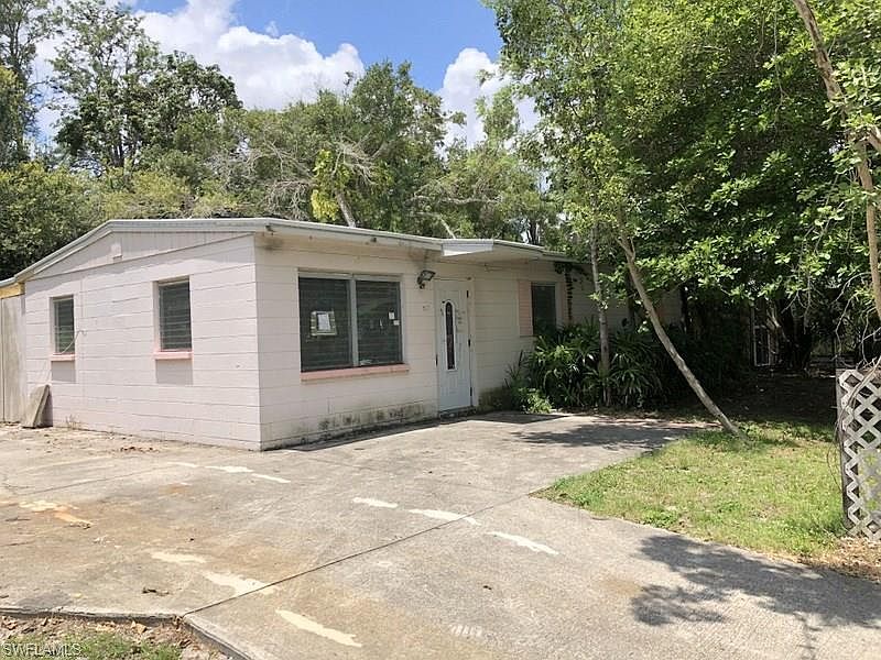 1st image of 927 Poinsettia Dr