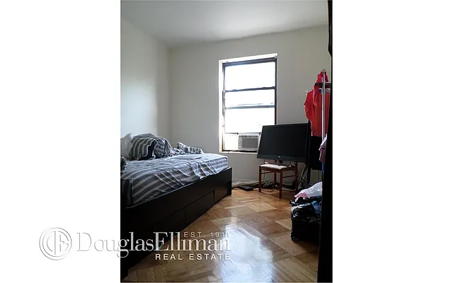 Rented by Douglas Elliman | media 26