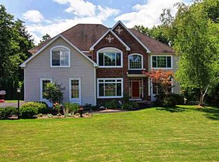 28 Bluestone Rdg, Halfmoon, NY 12065