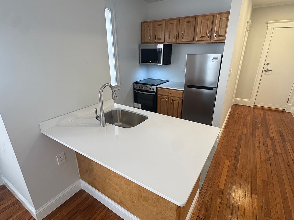 1st image of 36 Park Dr #16