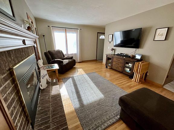 5th image of 409 Roby Road