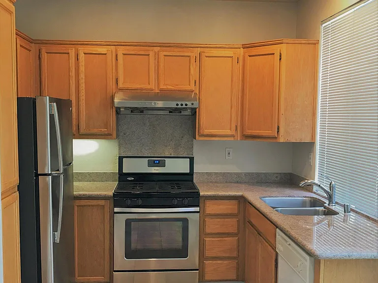 822 King Palm Ct — Photo 3