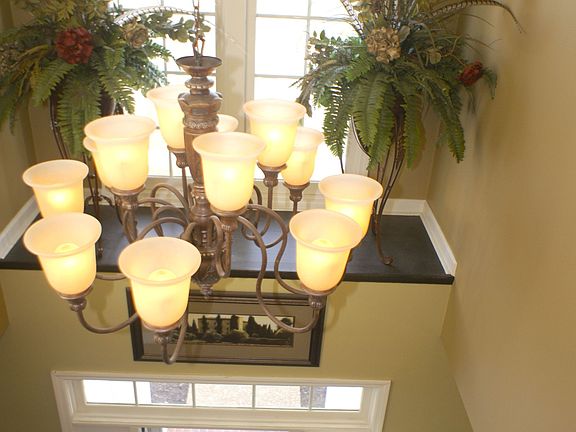 decorative ledge at foyer