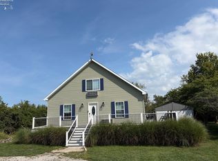203 Lower Cliff Dr, Kelleys Island, OH 43438