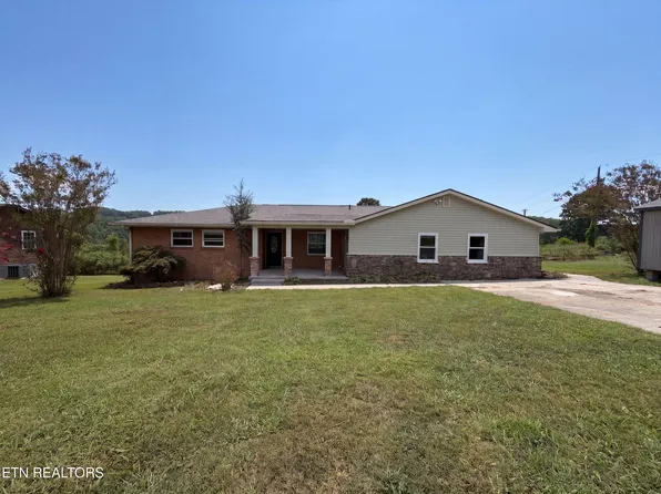 302 Sunset Ln, Harriman, TN 37748