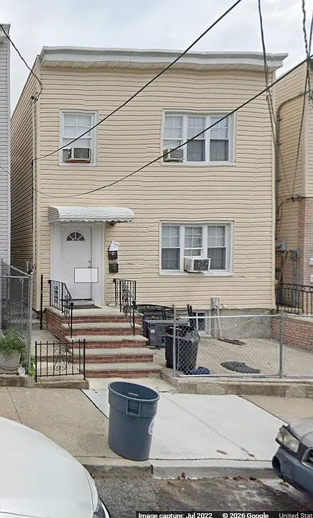 2 bed, 1600 sqft, $2,200 — Photo 1