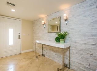 4210 Hampstead Rd, La Canada Flintridge, CA 91011