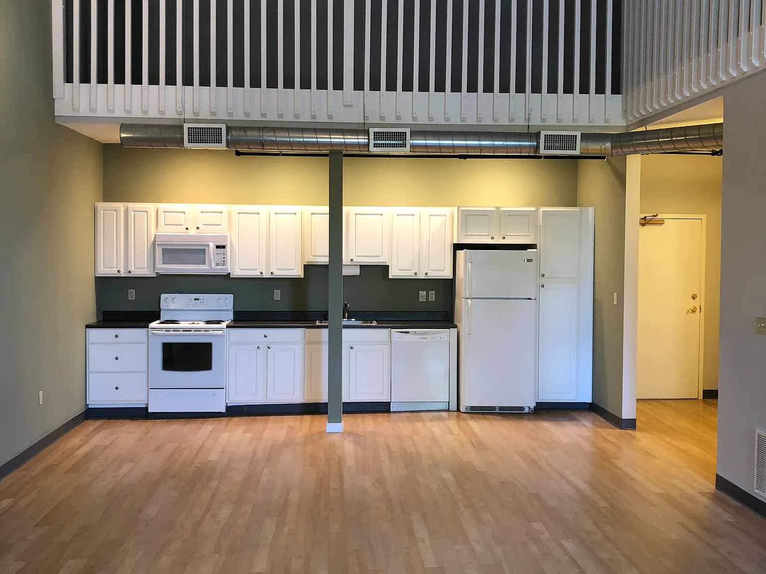 139 Grant Ave — Photo 3