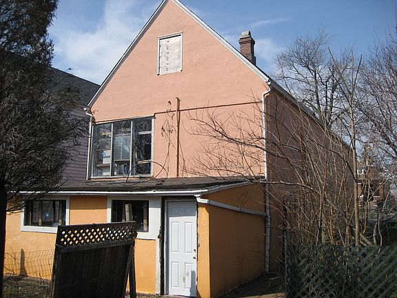 2nd image of 5211 S Hermitage Ave