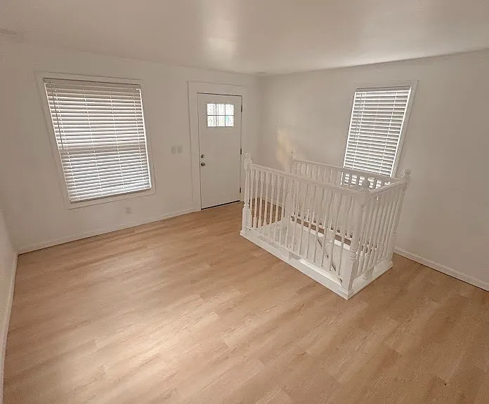 135 Lawndale Ave — Photo 10