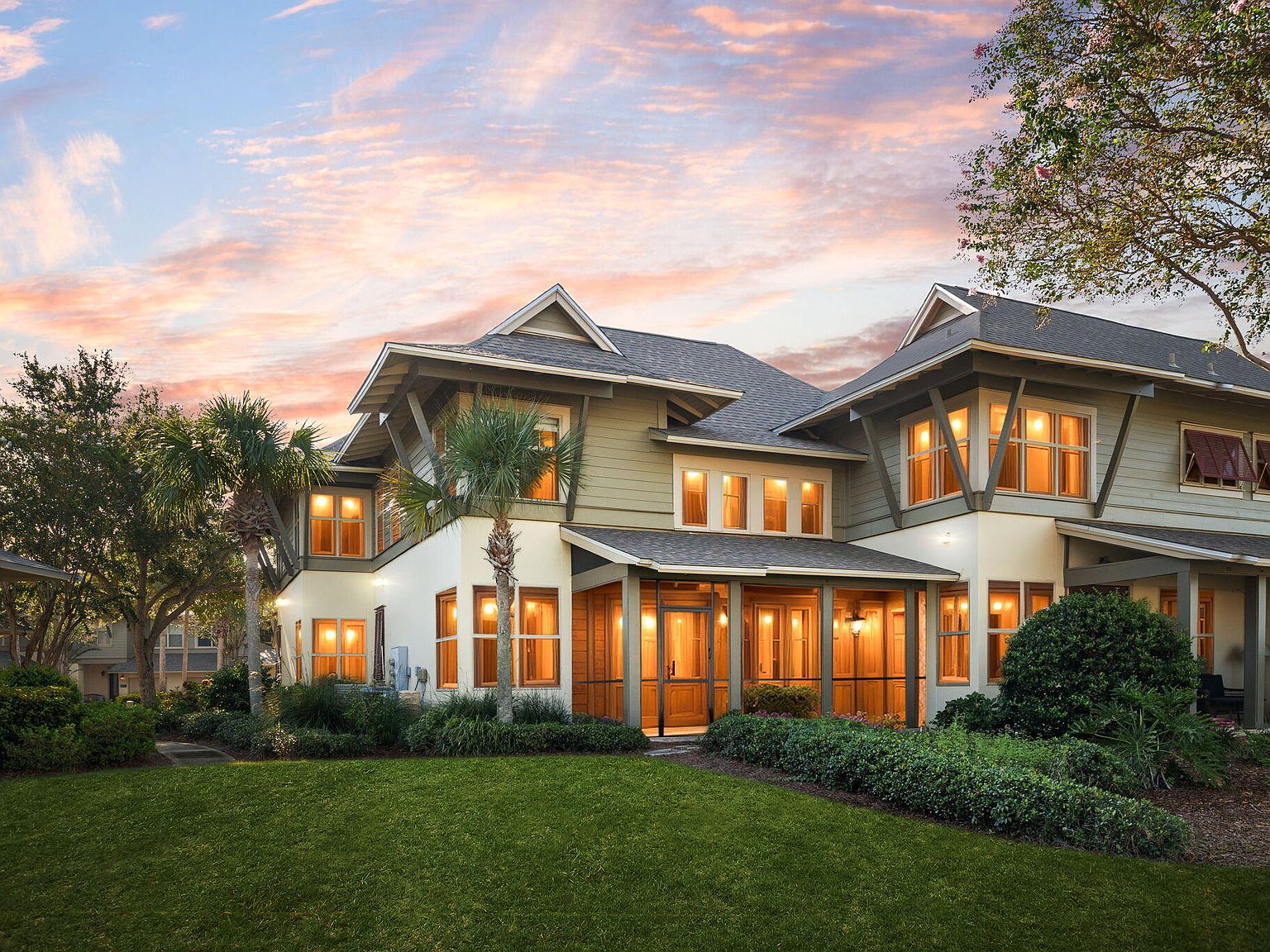 8605 Magnolia Bay Ln