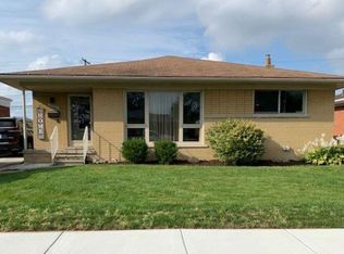 17921 Winsome Rd, Fraser, MI 48026