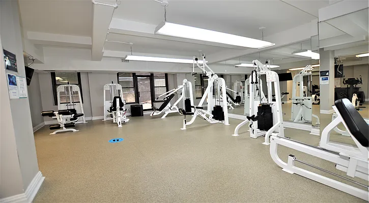 Rented by Manhattan Realty Group | media 21