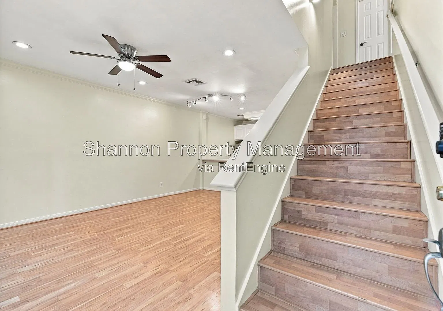 2 bed, 1.5 bath, 1230 sqft, $2,075 — Photo 3