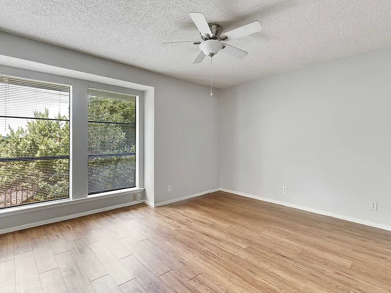1714 Timber Ridge Dr — Photo 10