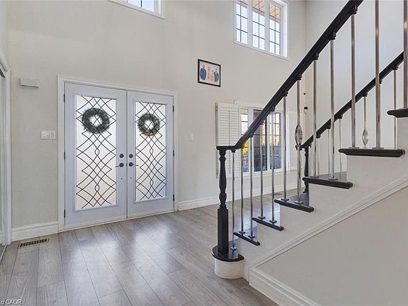 5th image of 86 Margaret Ave