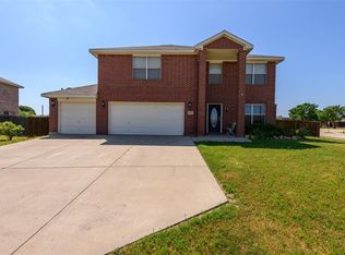 301 Saddlebrook Dr, Krum, TX 76249