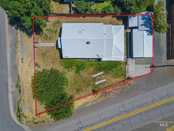 3rd image of 370 E Jefferson St